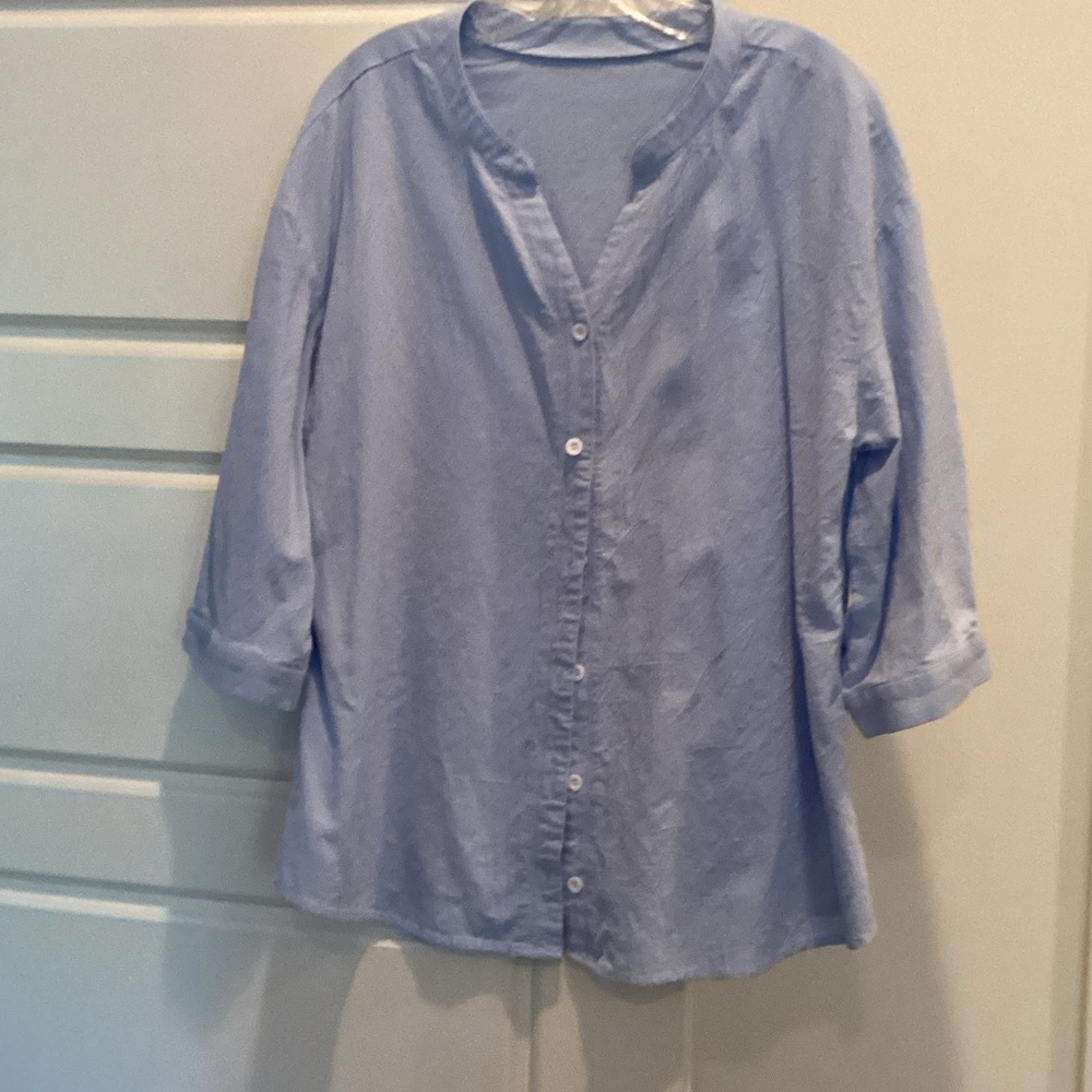 Amazon Women's Light Blue Button-Up Top